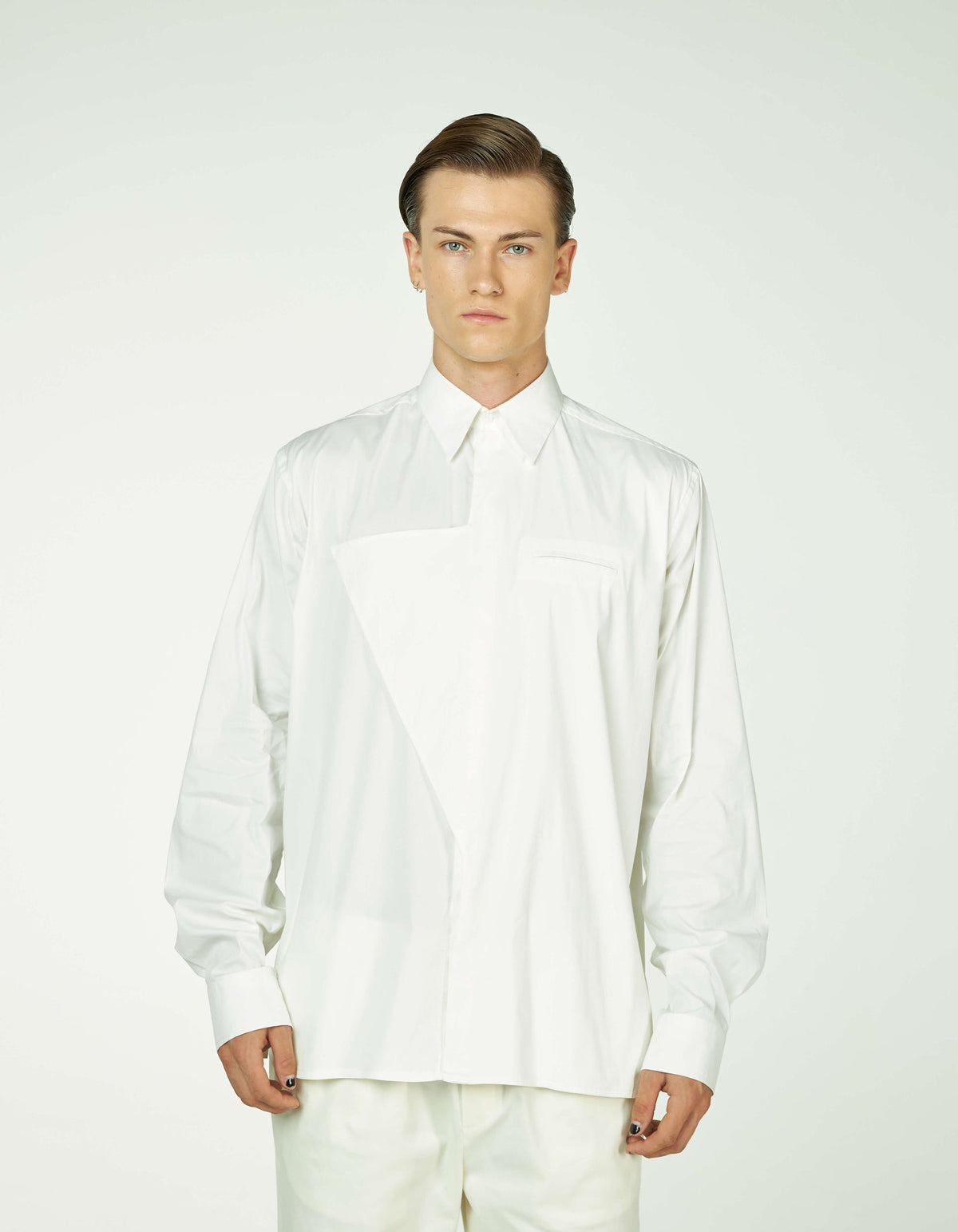 Triangle closure shirt