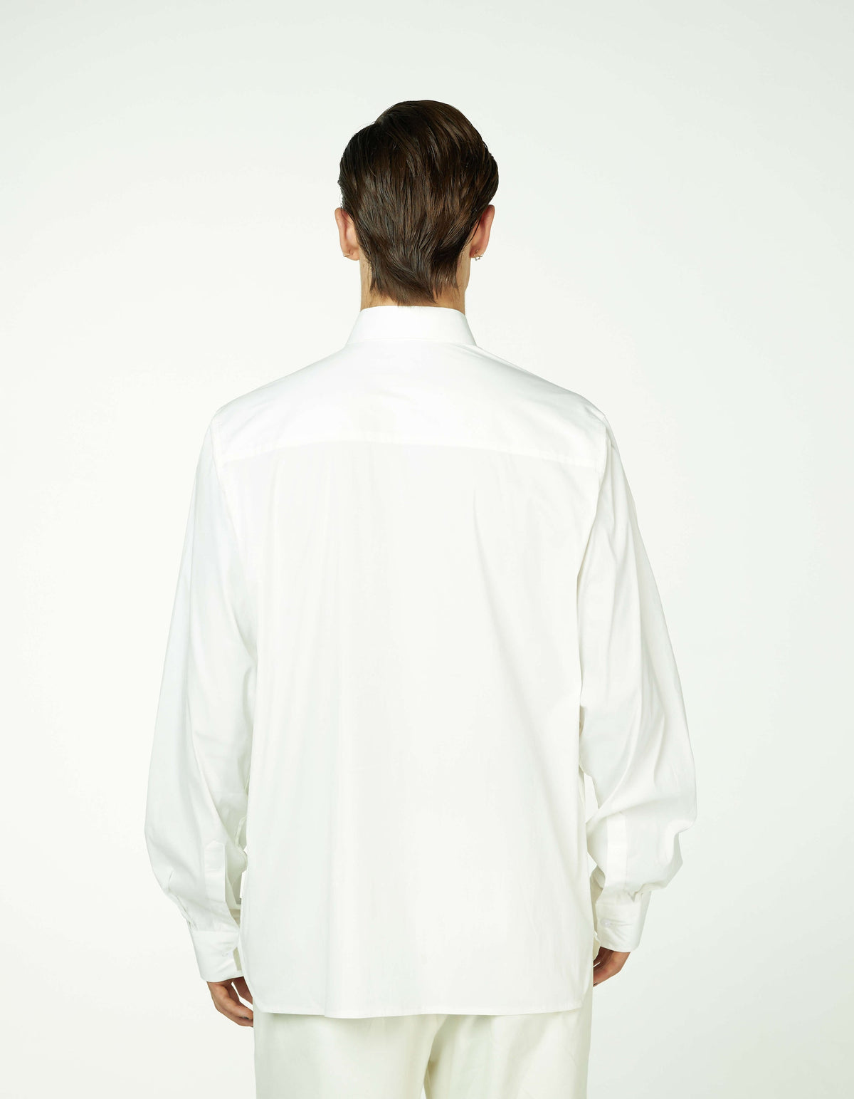 Triangle closure shirt